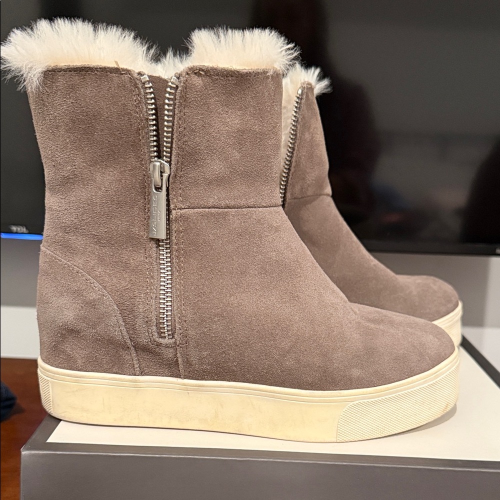 J Slides Brown Suede Fur-Lined Boots - Picture 4 of 4